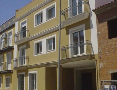 10+3 viviendas, locales, garajes y trasteros en Don Benito